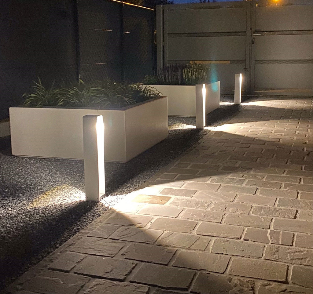 in-lite | ACE HIGH White | Bollards